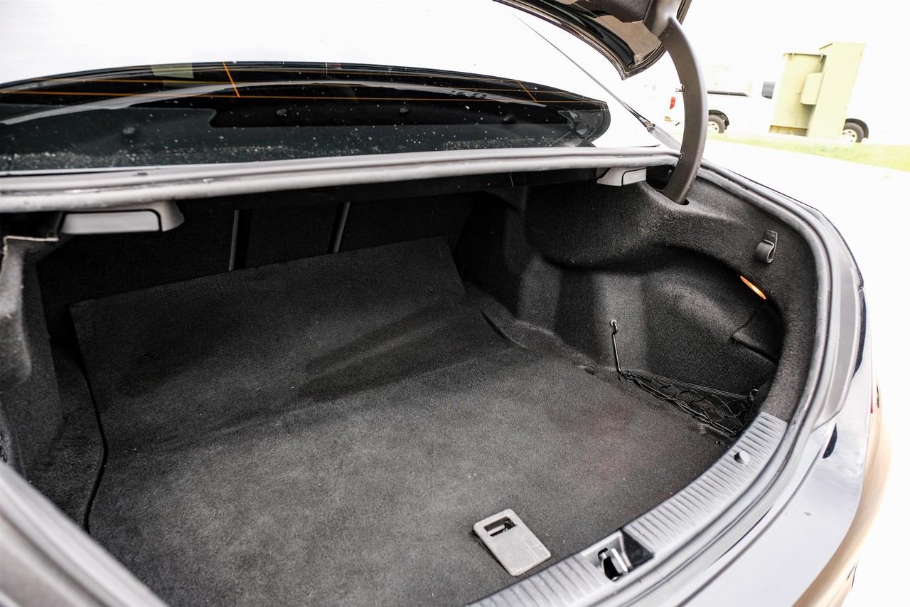 Mercedes-Benz C-Class Vehicle Main Gallery Image 49