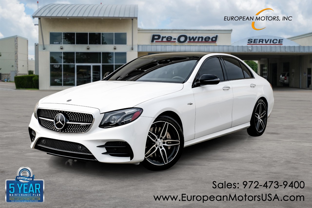 Mercedes-Benz E-Class Vehicle Main Gallery Image 01