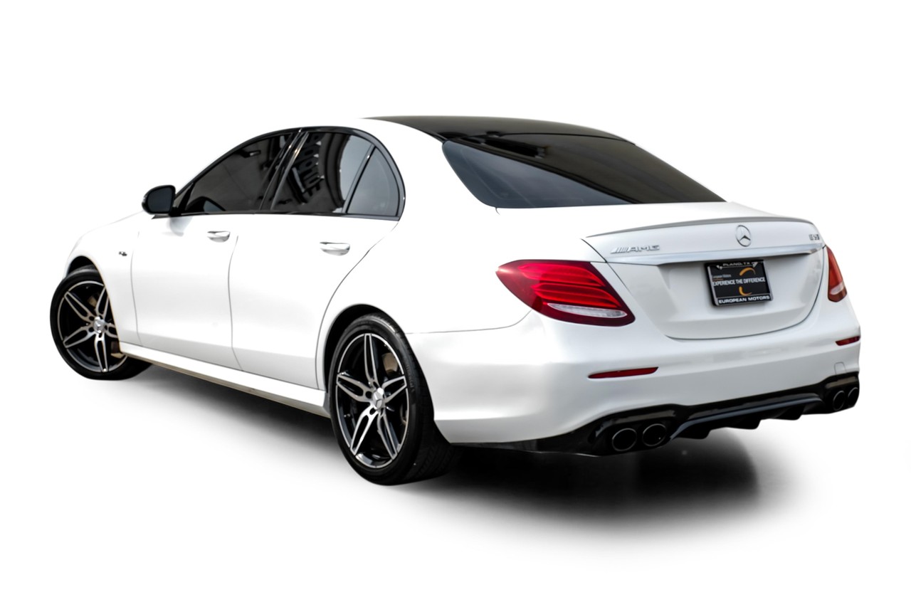 Mercedes-Benz E-Class Vehicle Main Gallery Image 13