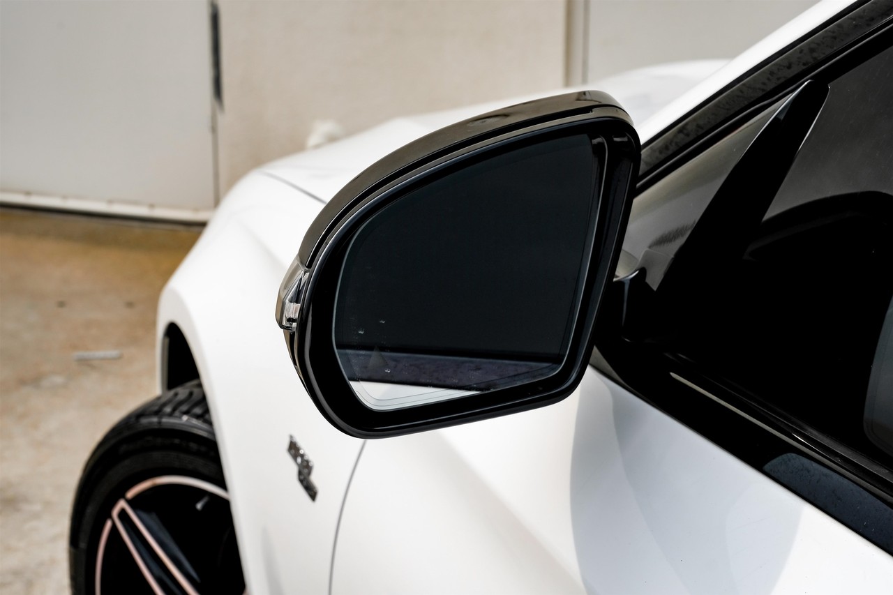 Mercedes-Benz E-Class Vehicle Main Gallery Image 45