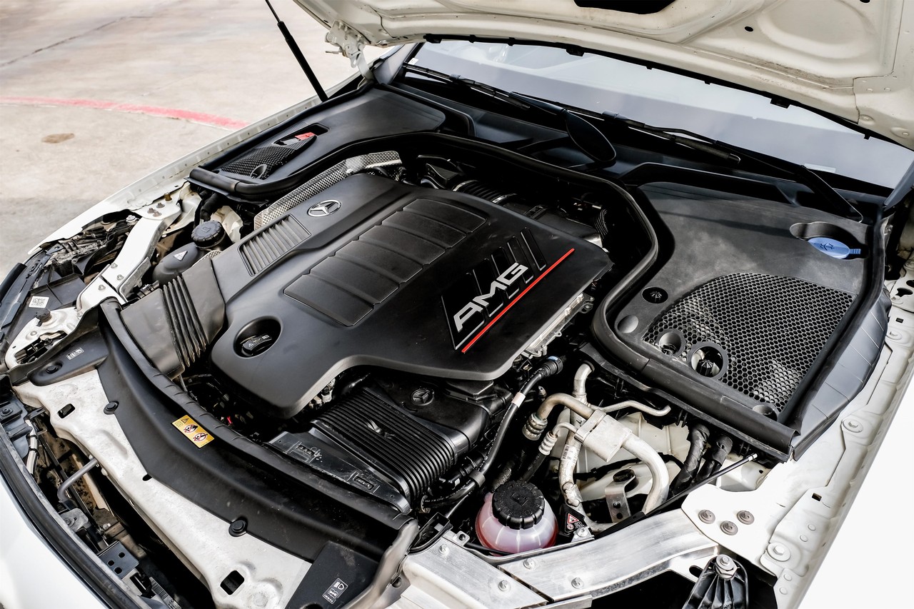 Mercedes-Benz E-Class Vehicle Main Gallery Image 55