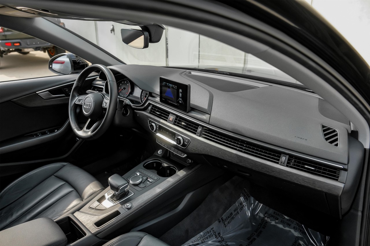 Audi A4 Vehicle Main Gallery Image 17