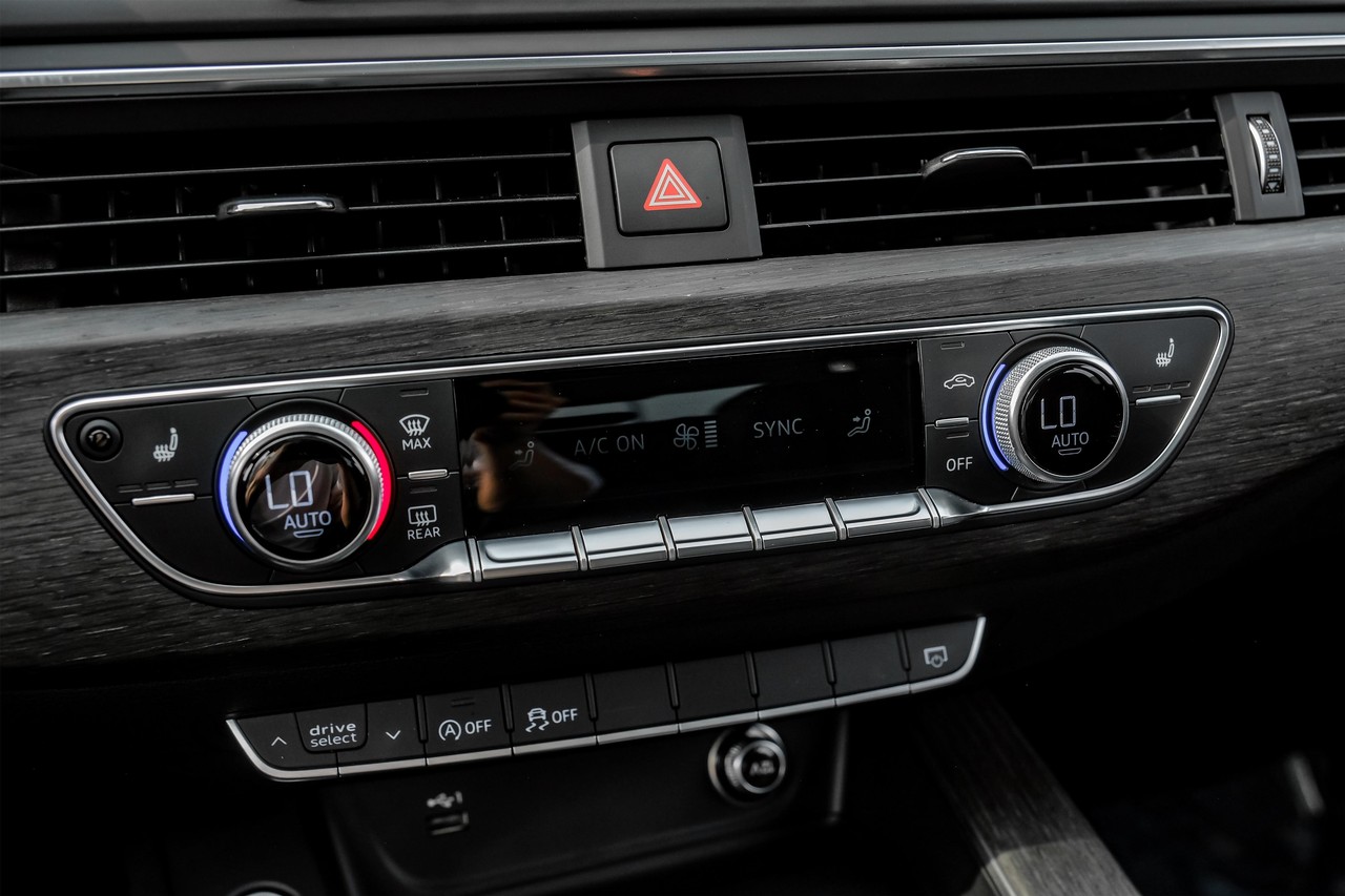 Audi A4 Vehicle Main Gallery Image 30