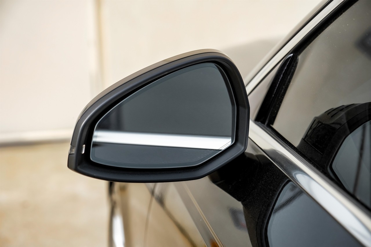 Audi A4 Vehicle Main Gallery Image 43