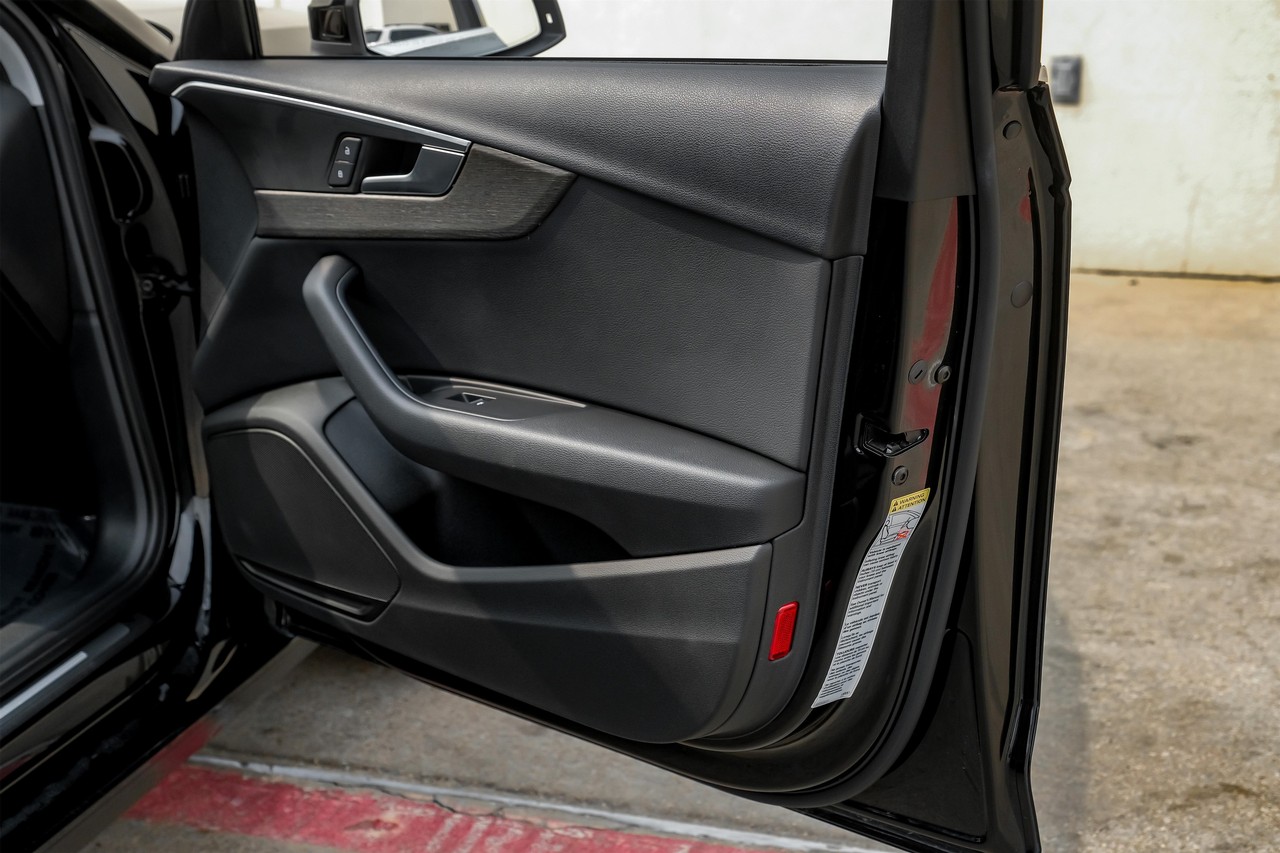 Audi A4 Vehicle Main Gallery Image 47
