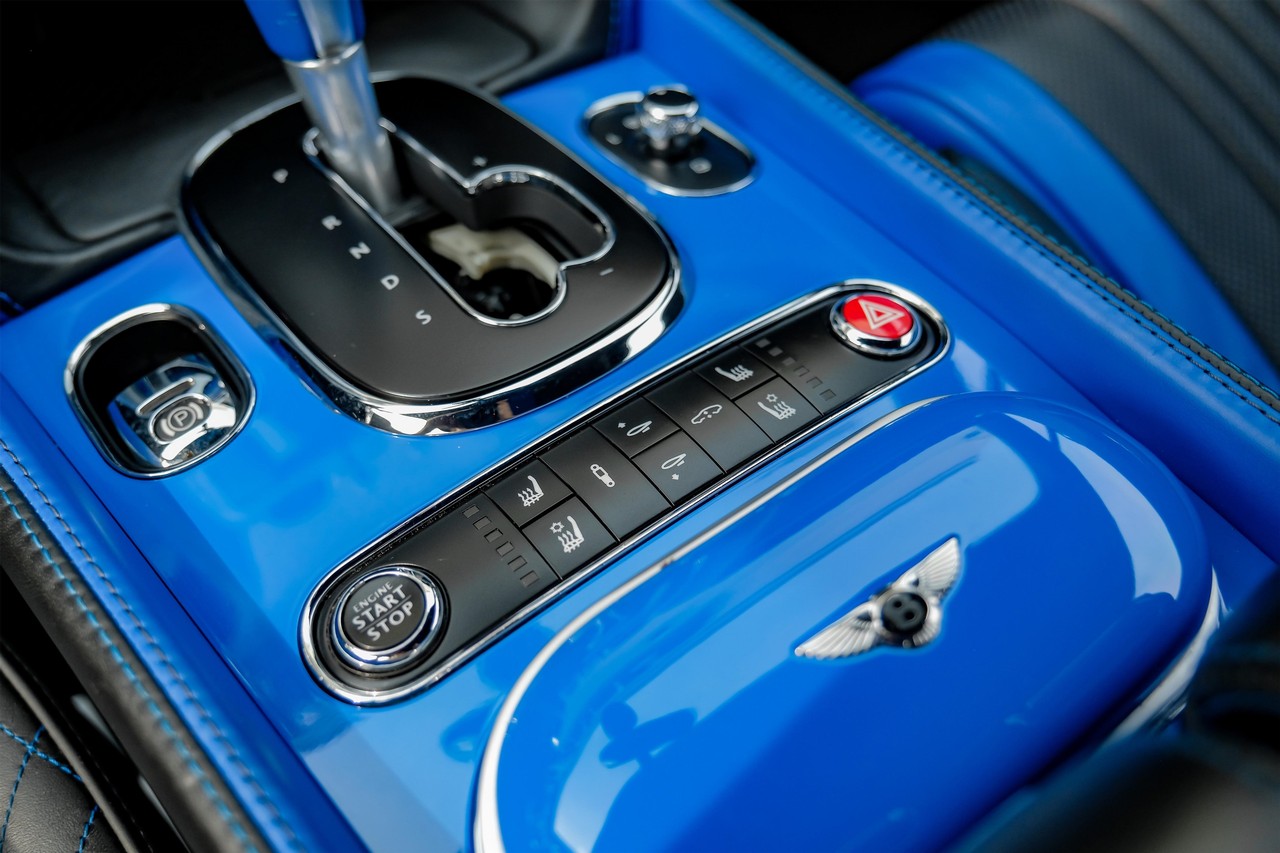 Bentley Continental Vehicle Main Gallery Image 24