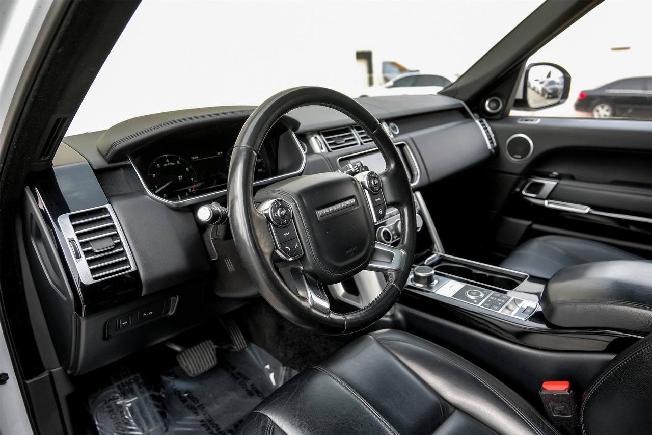 Land Rover Range Rover Vehicle Main Gallery Image 03