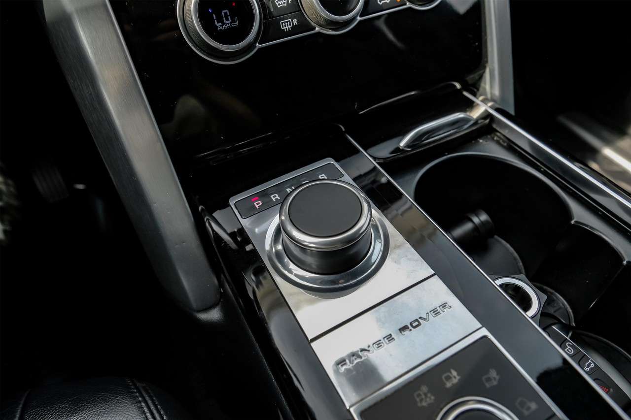 Land Rover Range Rover Vehicle Main Gallery Image 30
