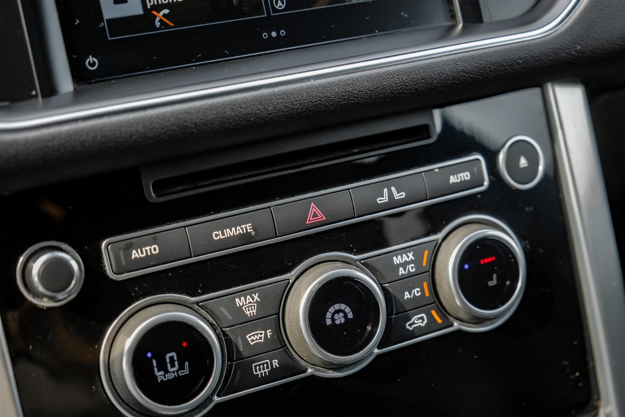 Land Rover Range Rover Vehicle Main Gallery Image 32