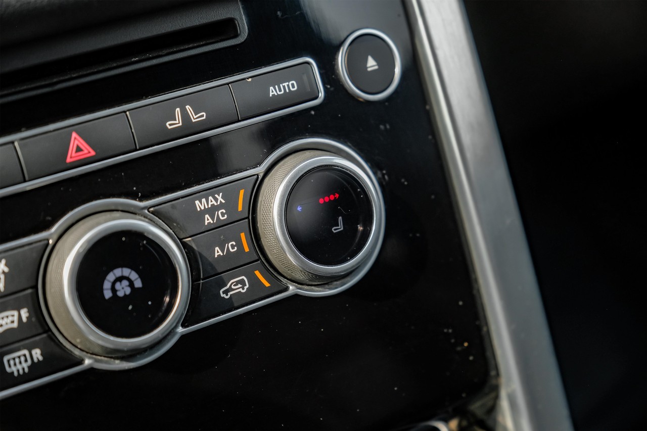 Land Rover Range Rover Vehicle Main Gallery Image 33