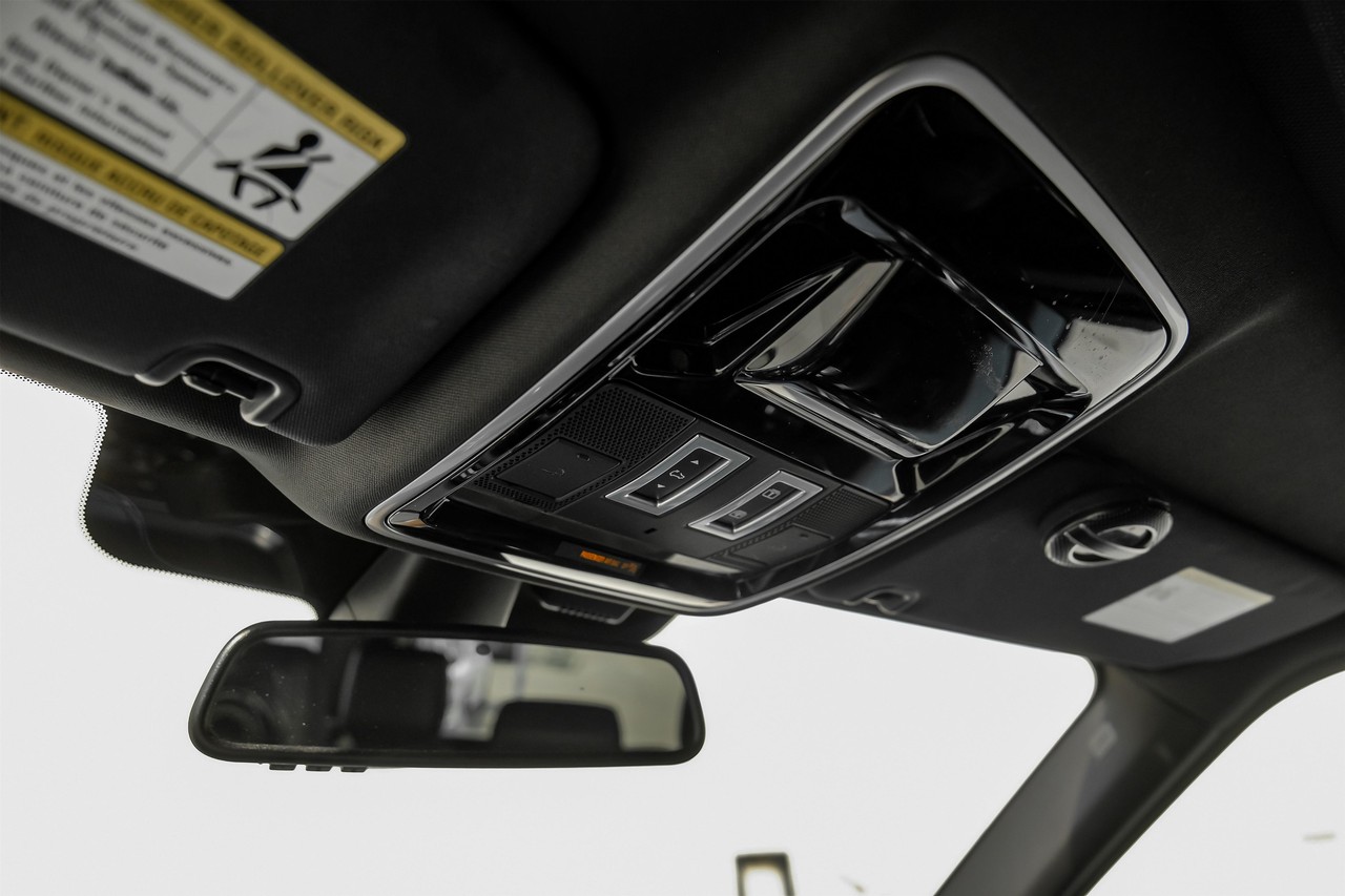 Land Rover Range Rover Vehicle Main Gallery Image 36