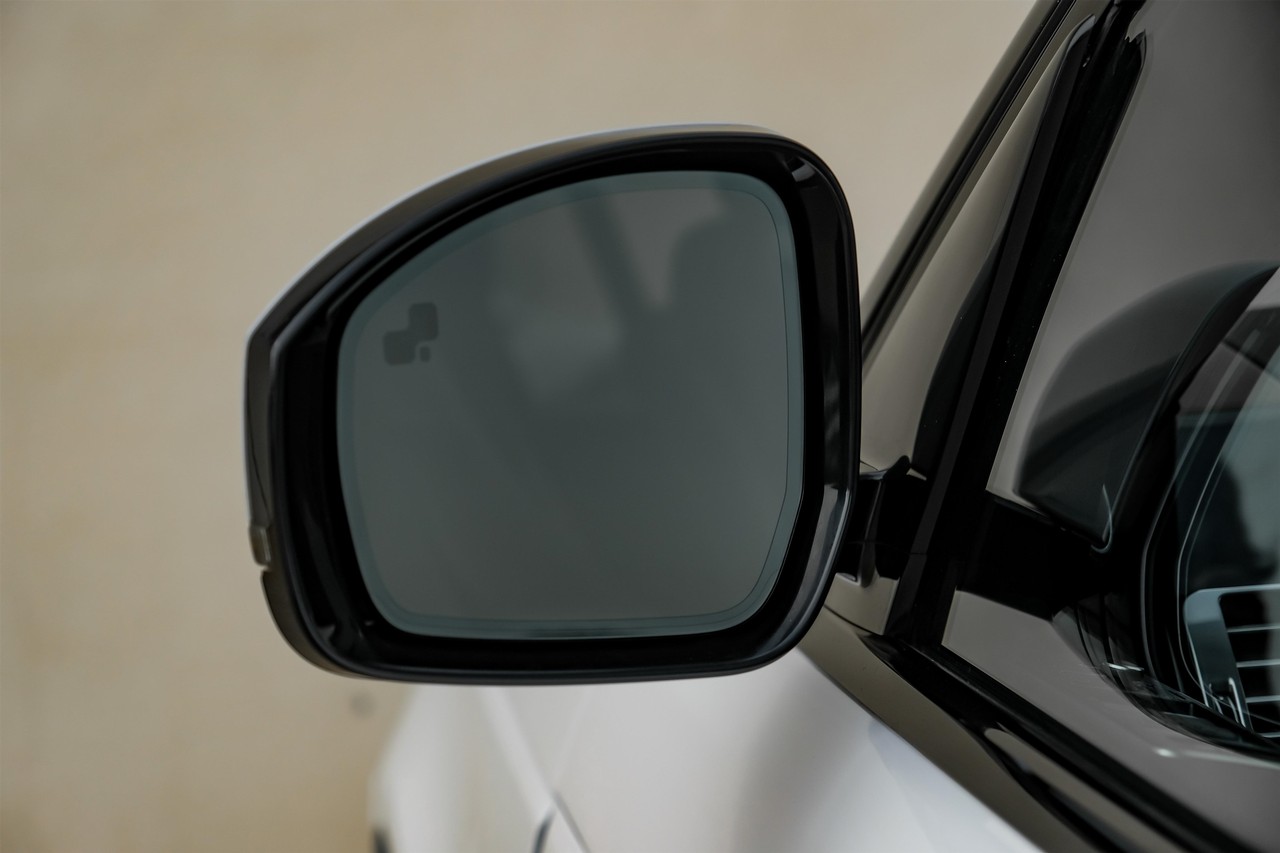 Land Rover Range Rover Vehicle Main Gallery Image 43