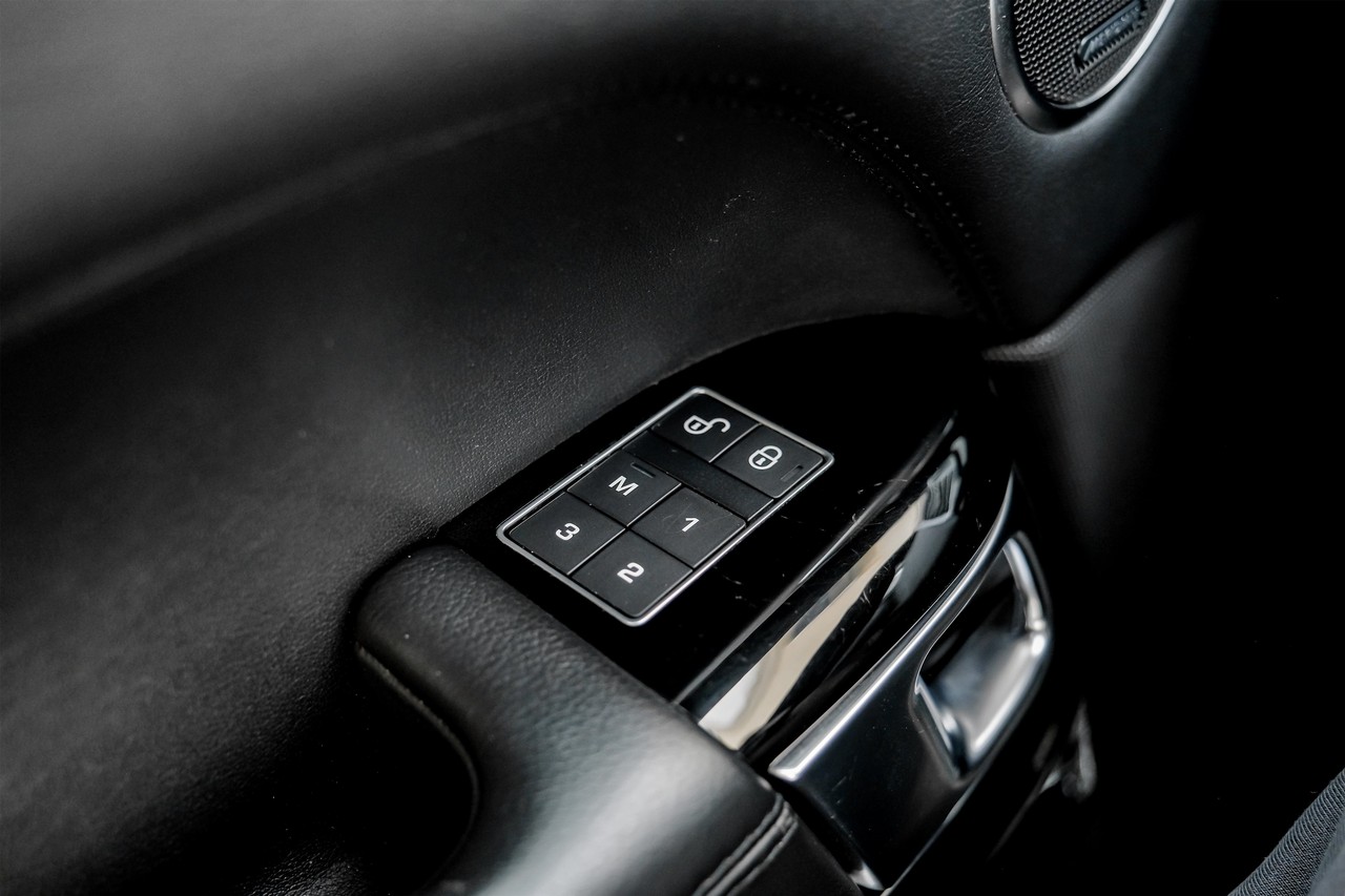 Land Rover Range Rover Vehicle Main Gallery Image 49