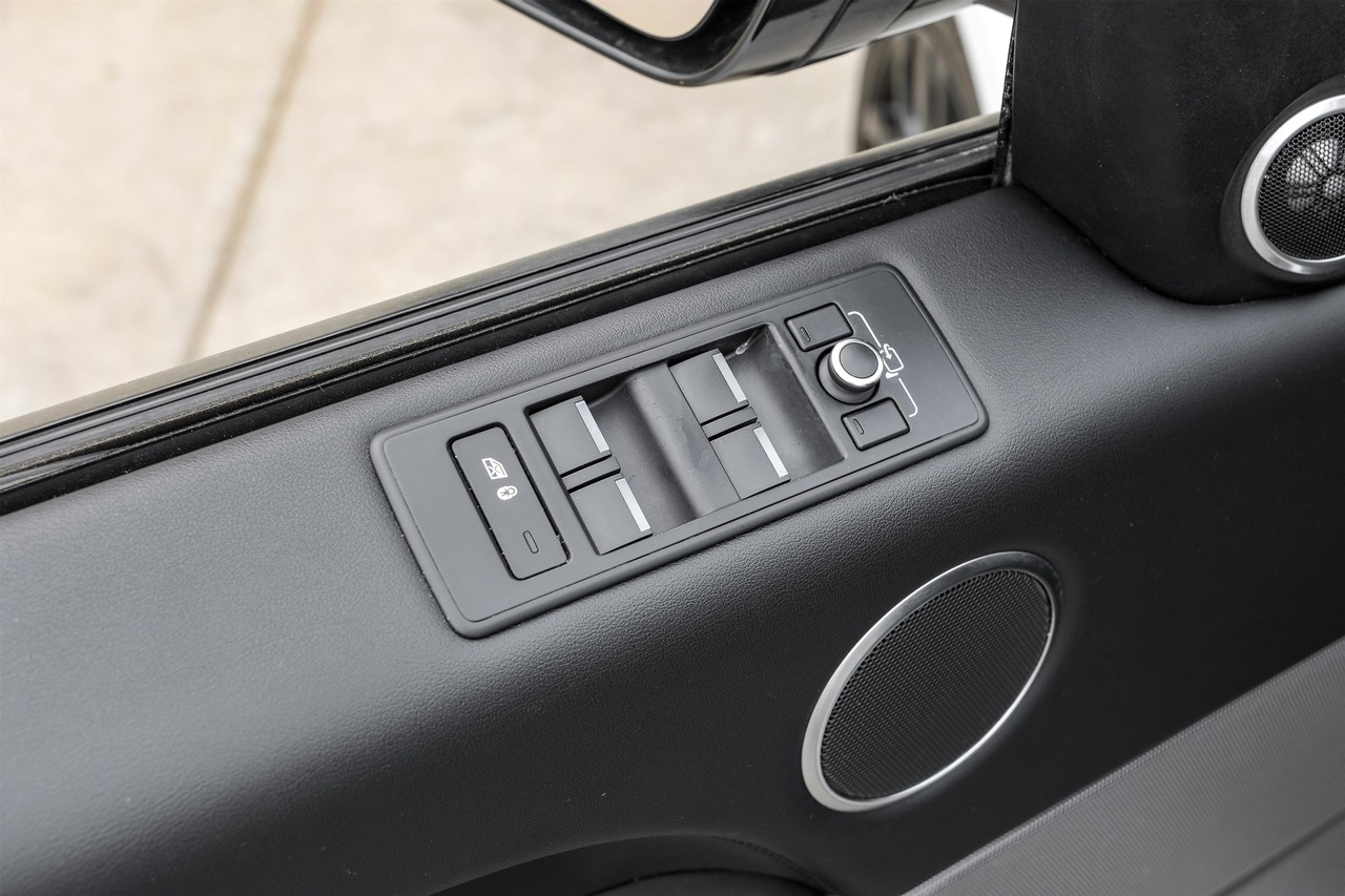 Land Rover Range Rover Sport Vehicle Main Gallery Image 43