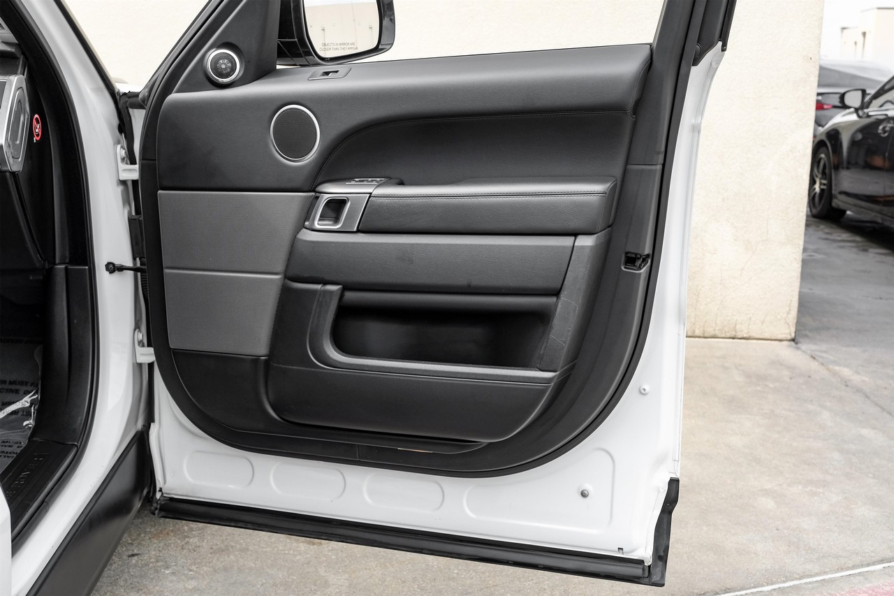 Land Rover Range Rover Sport Vehicle Main Gallery Image 45