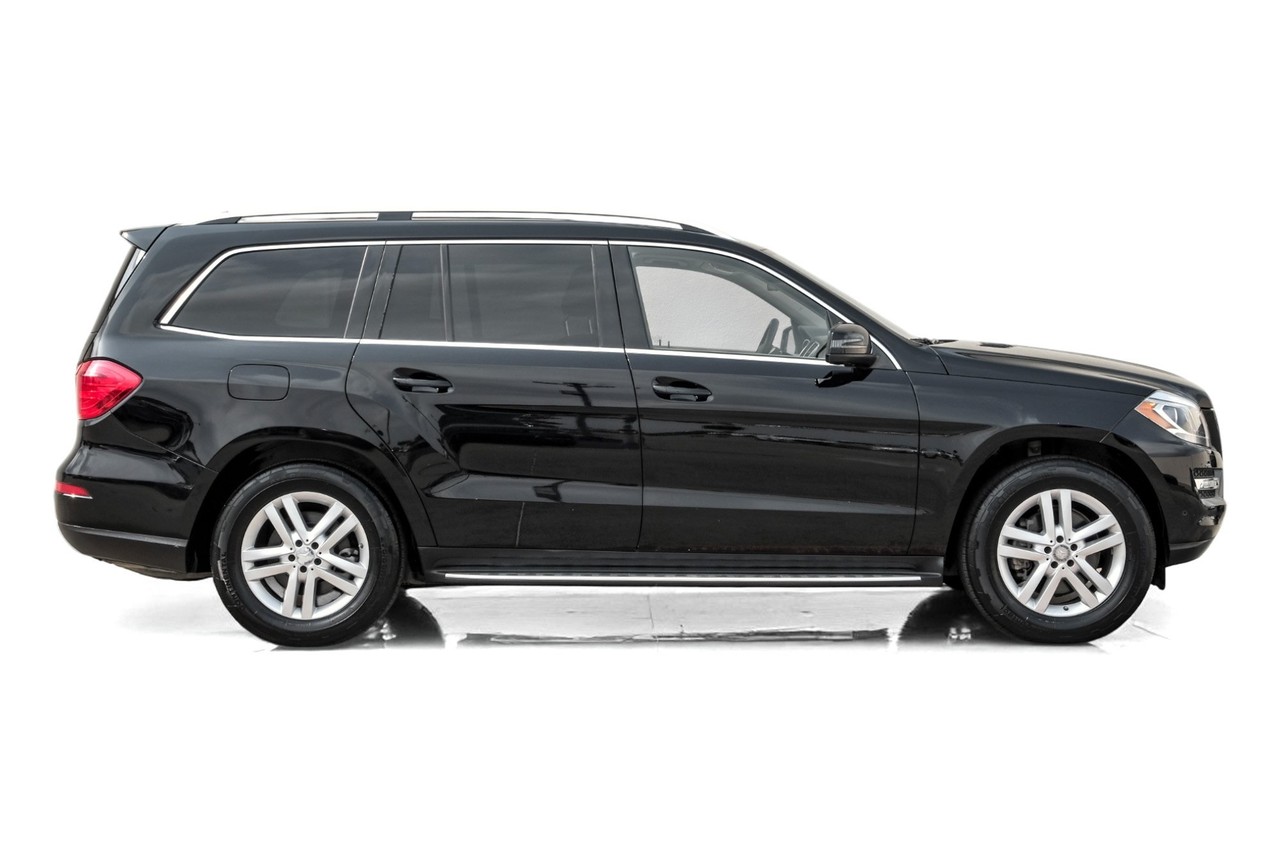 Mercedes-Benz GL 350 Vehicle Main Gallery Image 08