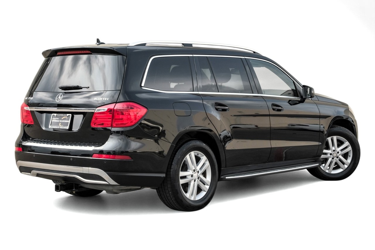 Mercedes-Benz GL 350 Vehicle Main Gallery Image 09