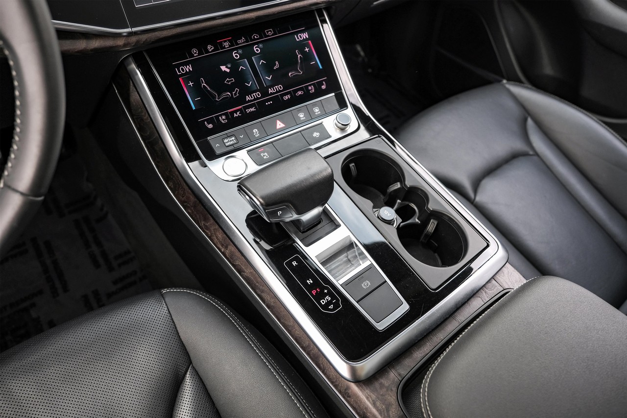 Audi Q8 Vehicle Main Gallery Image 25