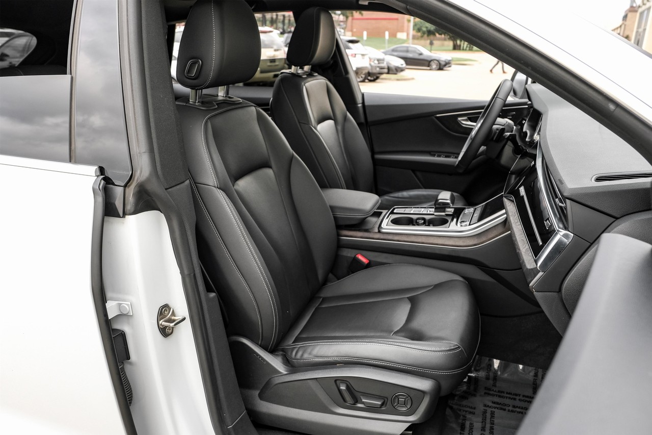 Audi Q8 Vehicle Main Gallery Image 33