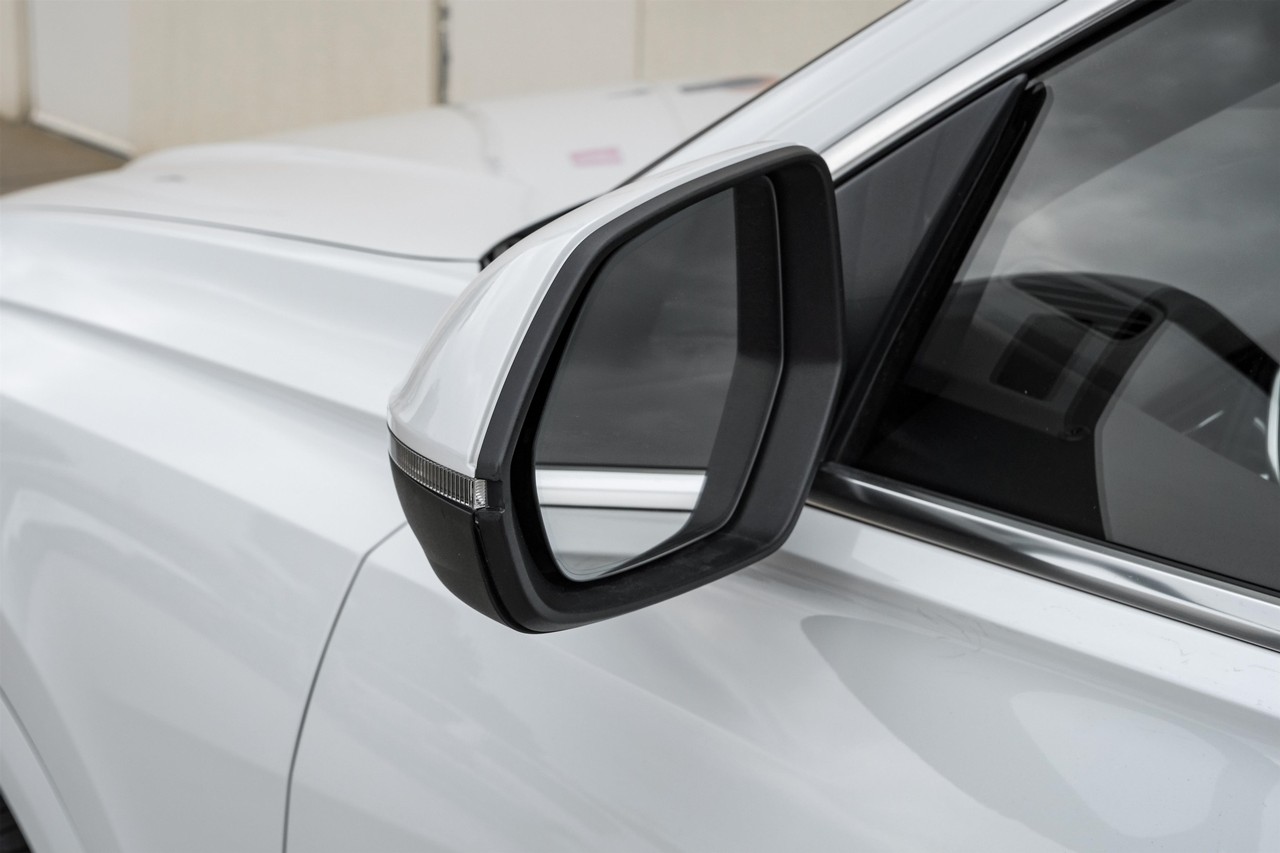 Audi Q8 Vehicle Main Gallery Image 39