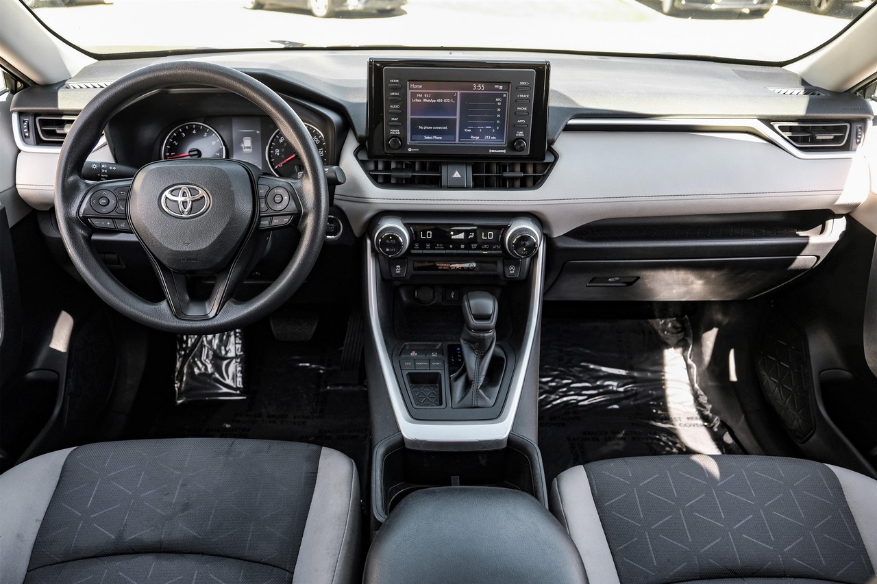 Toyota RAV4 Vehicle Main Gallery Image 13