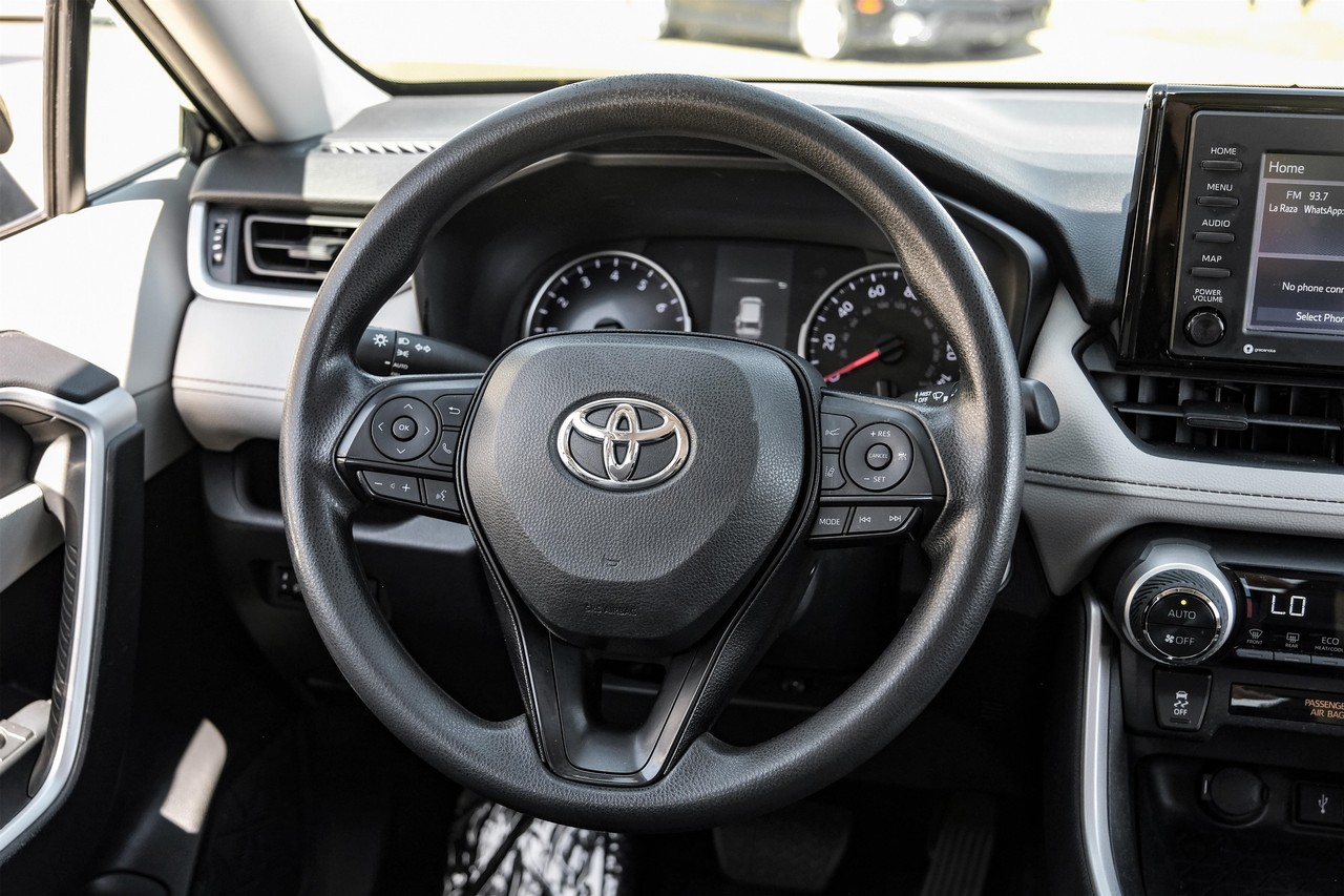 Toyota RAV4 Vehicle Main Gallery Image 15