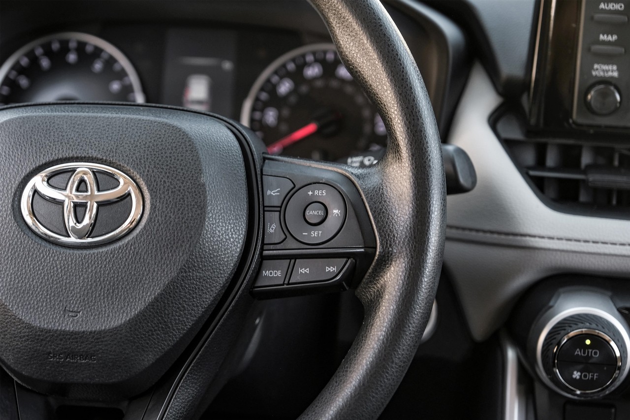 Toyota RAV4 Vehicle Main Gallery Image 17