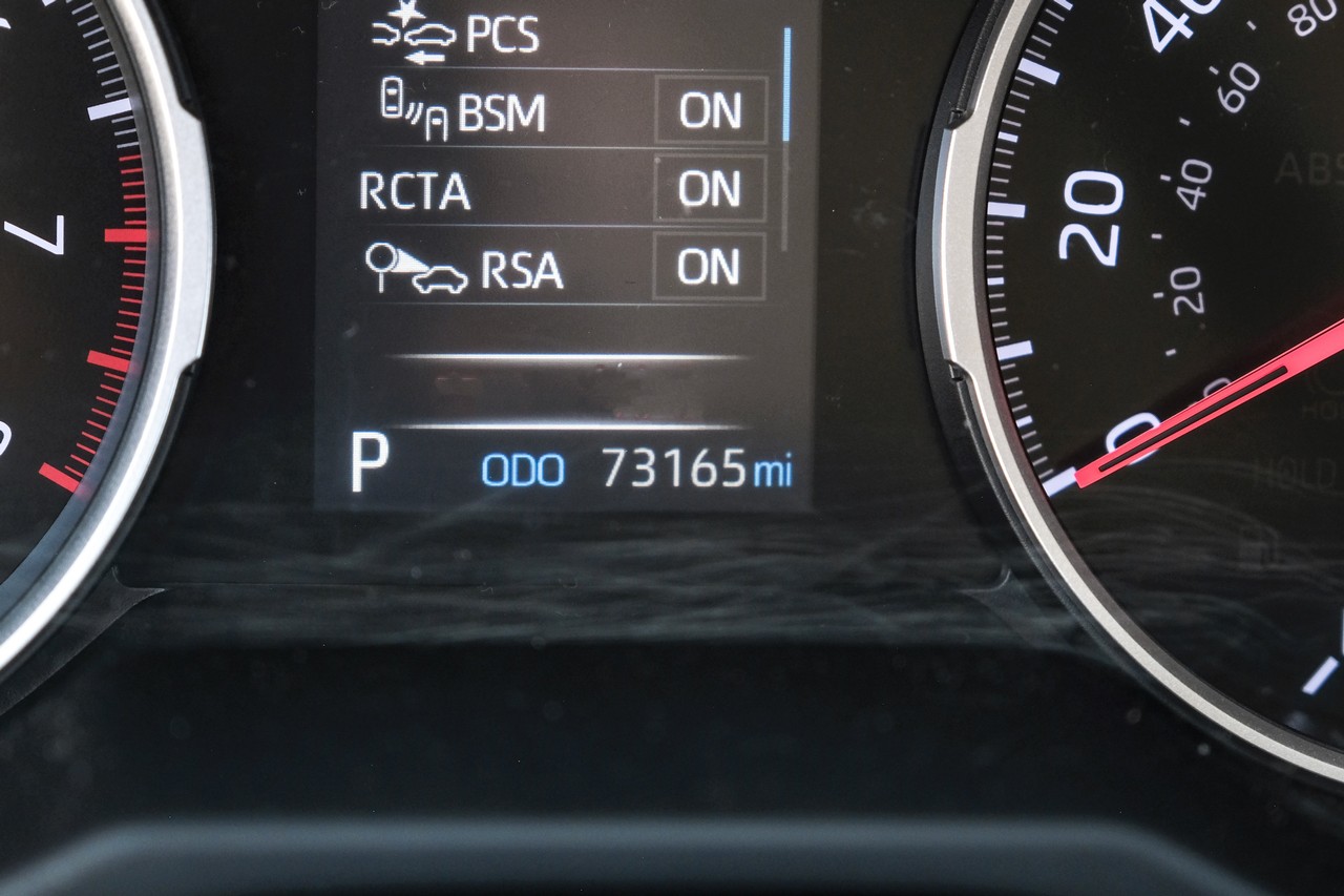 Toyota RAV4 Vehicle Main Gallery Image 19
