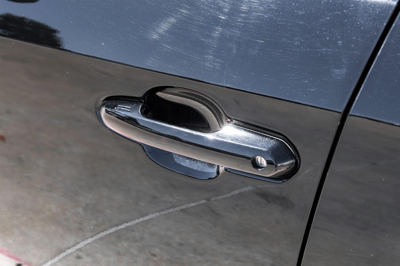 Toyota RAV4 Vehicle Main Gallery Image 37