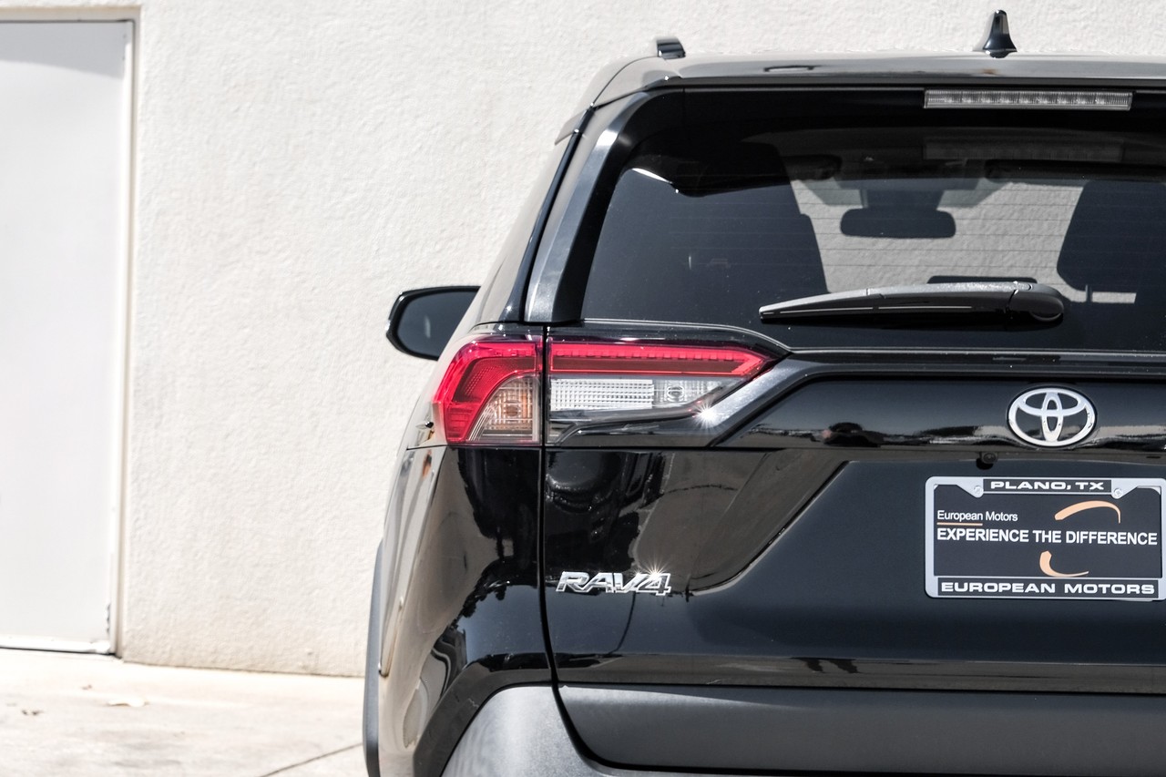 Toyota RAV4 Vehicle Main Gallery Image 45