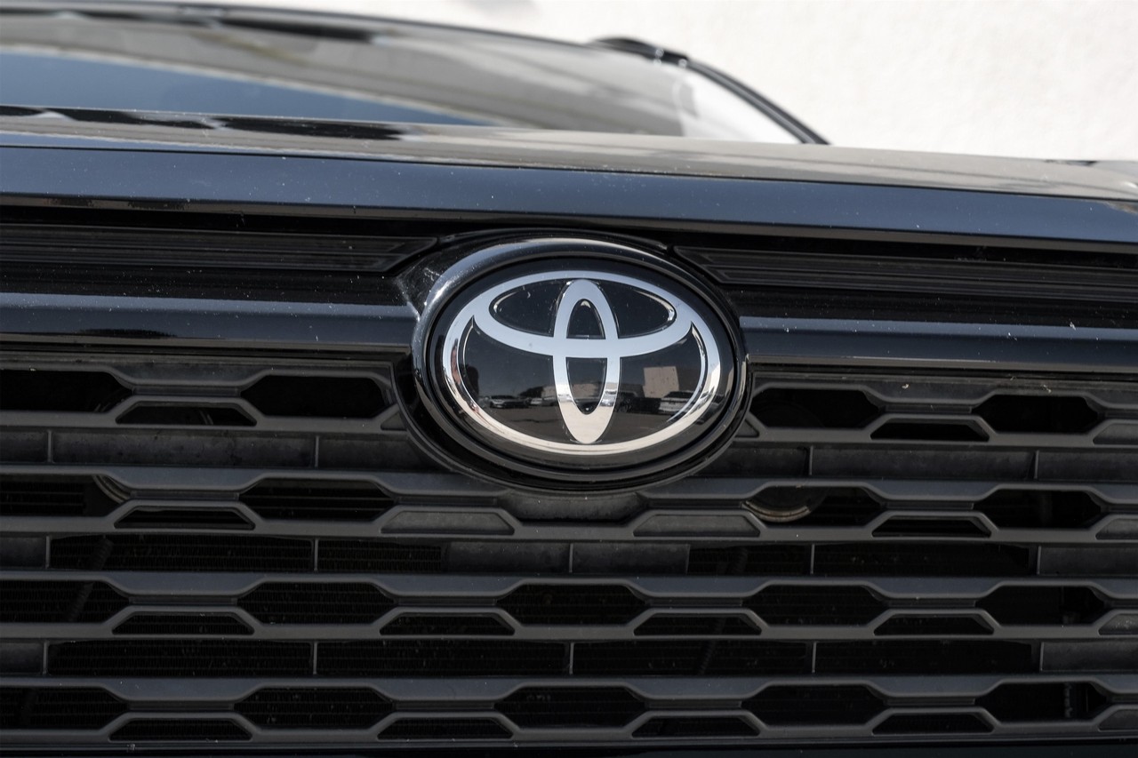Toyota RAV4 Vehicle Main Gallery Image 46