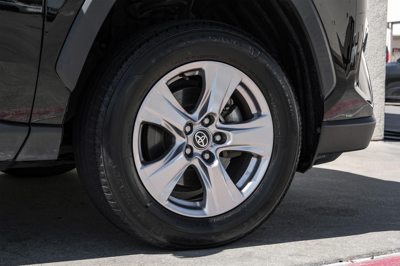Toyota RAV4 Vehicle Main Gallery Image 51