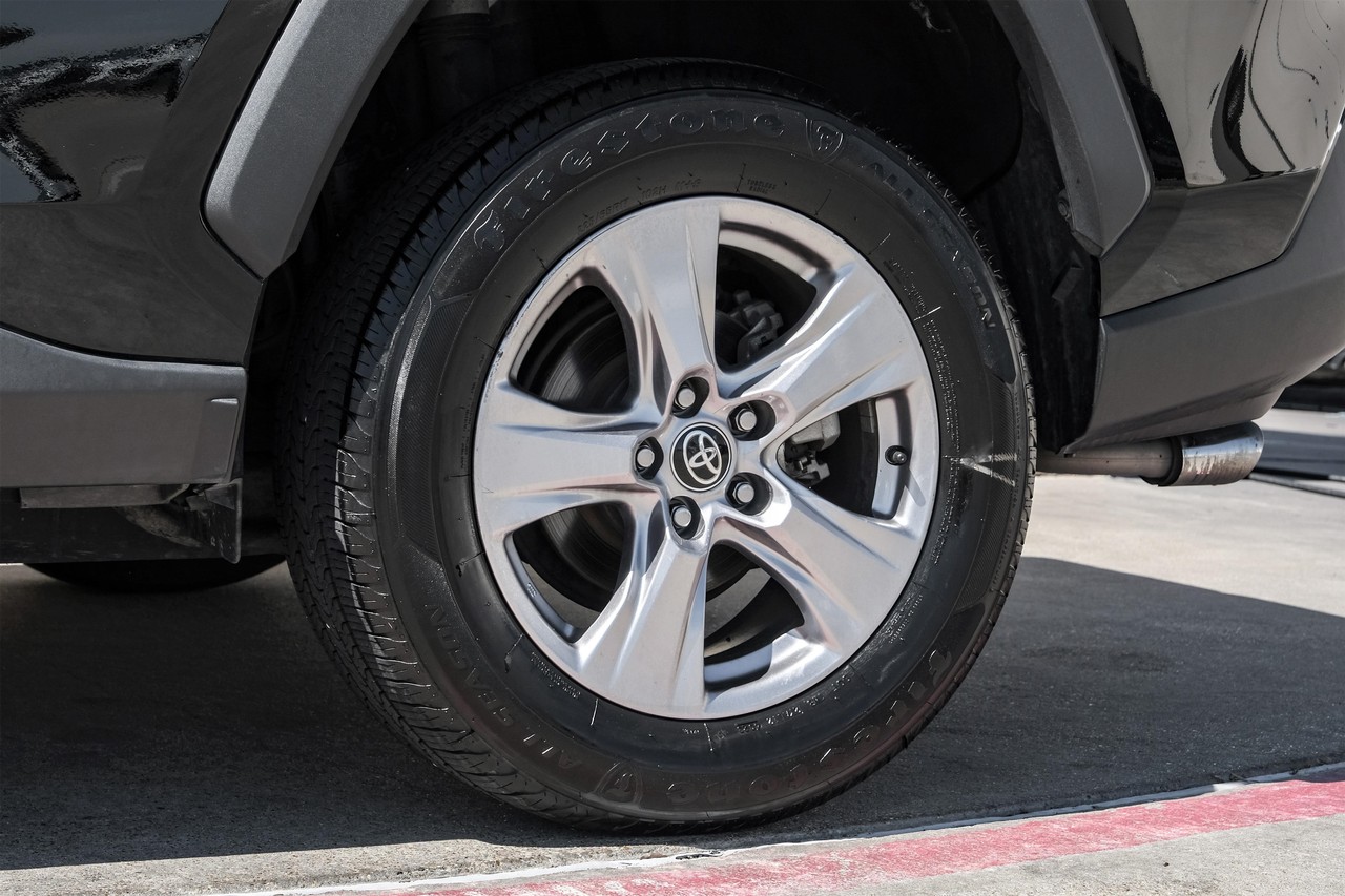 Toyota RAV4 Vehicle Main Gallery Image 53