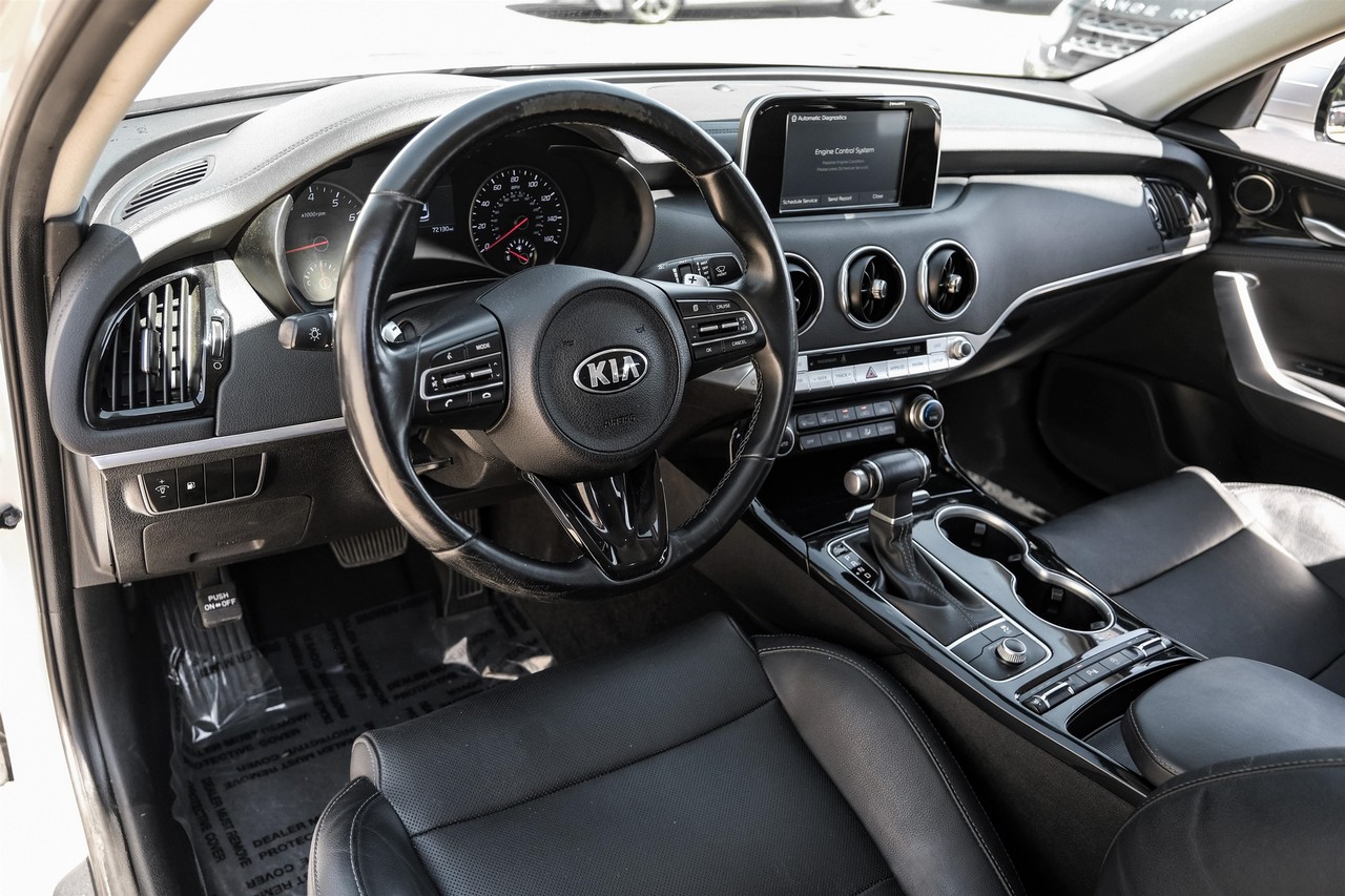 Kia Stinger Vehicle Main Gallery Image 03