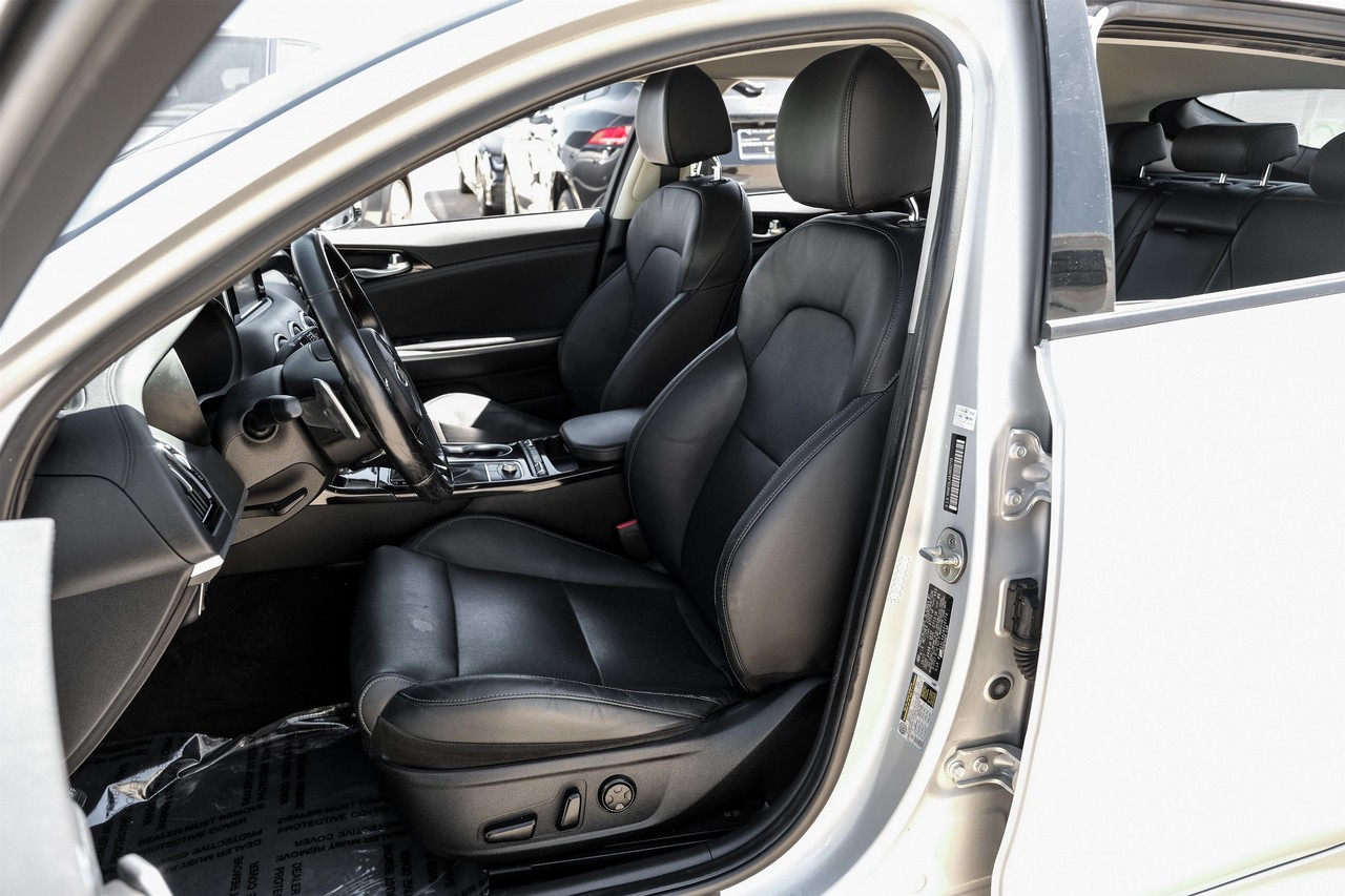Kia Stinger Vehicle Main Gallery Image 04