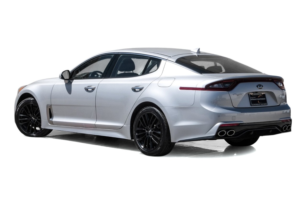 Kia Stinger Vehicle Main Gallery Image 08