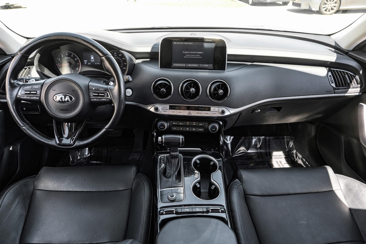 Kia Stinger Vehicle Main Gallery Image 12