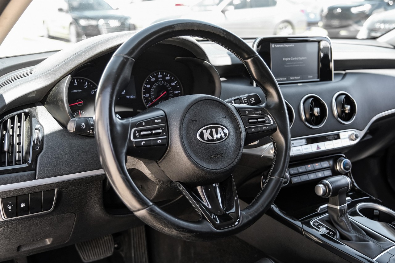 Kia Stinger Vehicle Main Gallery Image 13
