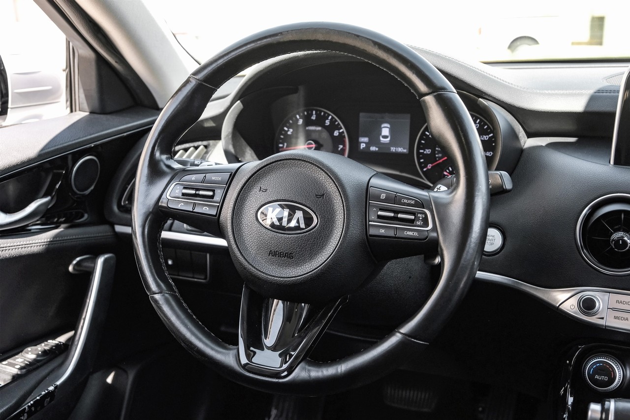 Kia Stinger Vehicle Main Gallery Image 14