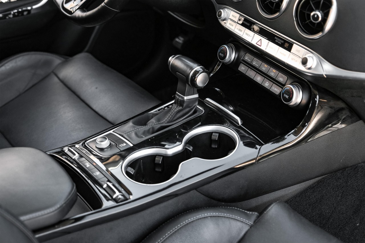 Kia Stinger Vehicle Main Gallery Image 19