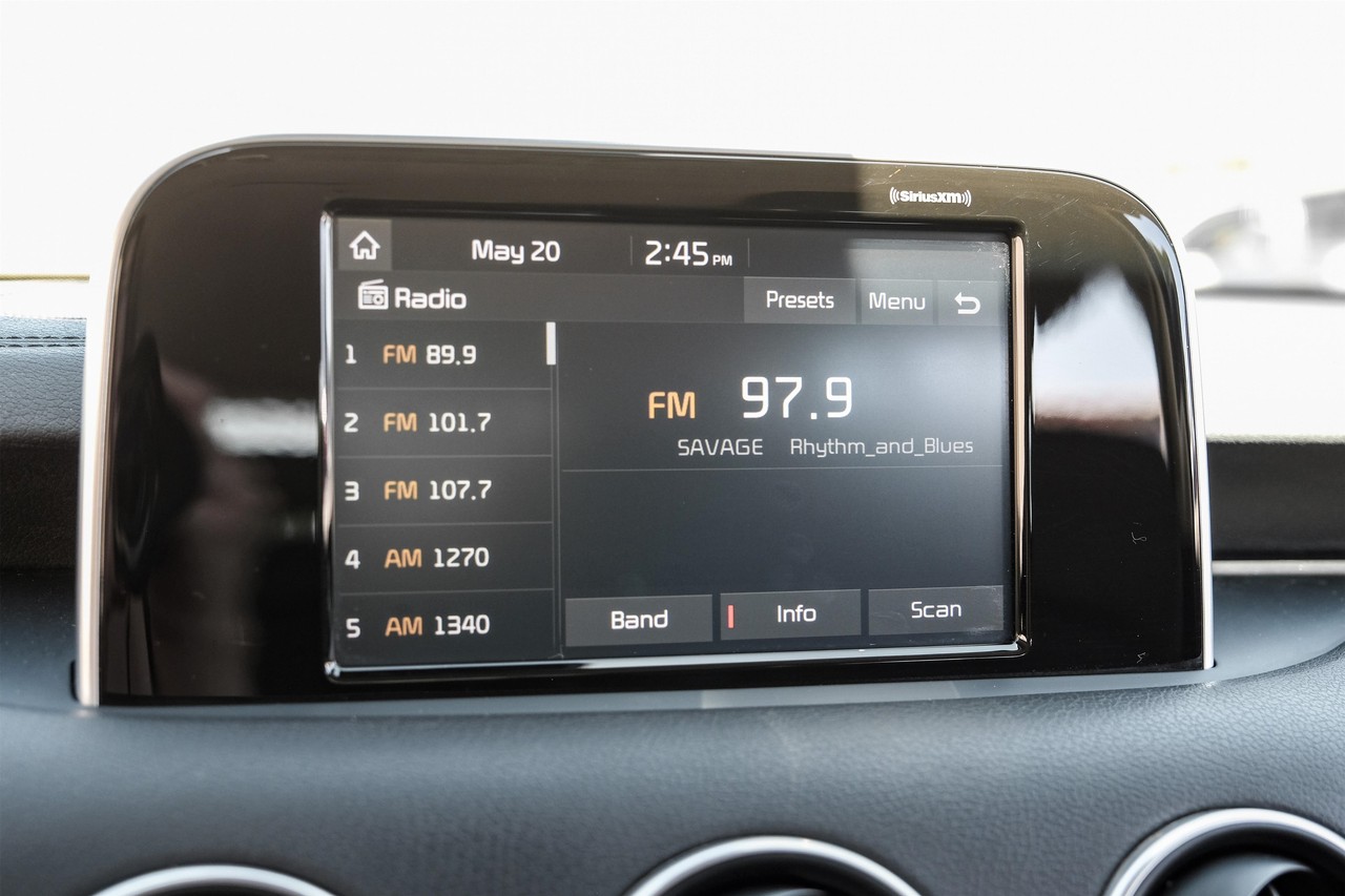 Kia Stinger Vehicle Main Gallery Image 28