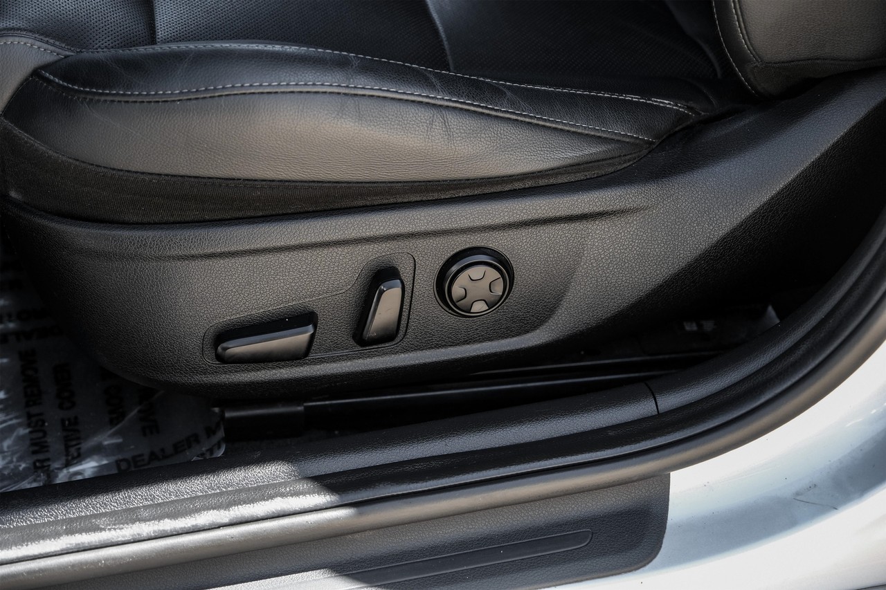 Kia Stinger Vehicle Main Gallery Image 31