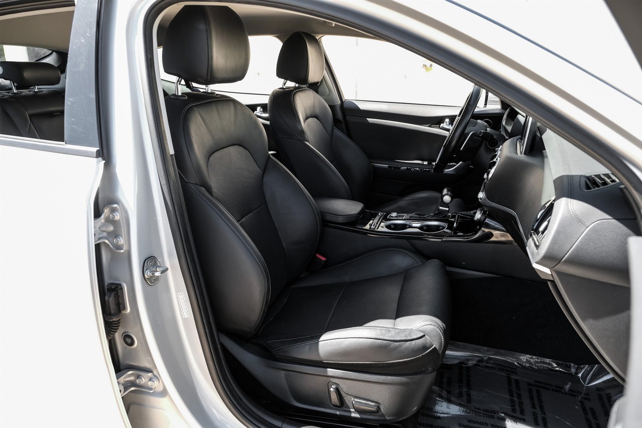 Kia Stinger Vehicle Main Gallery Image 32