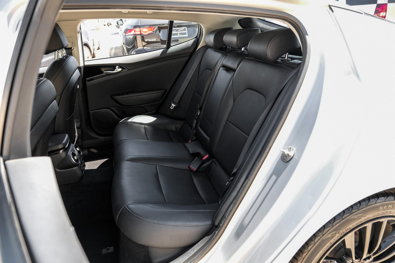 Kia Stinger Vehicle Main Gallery Image 37