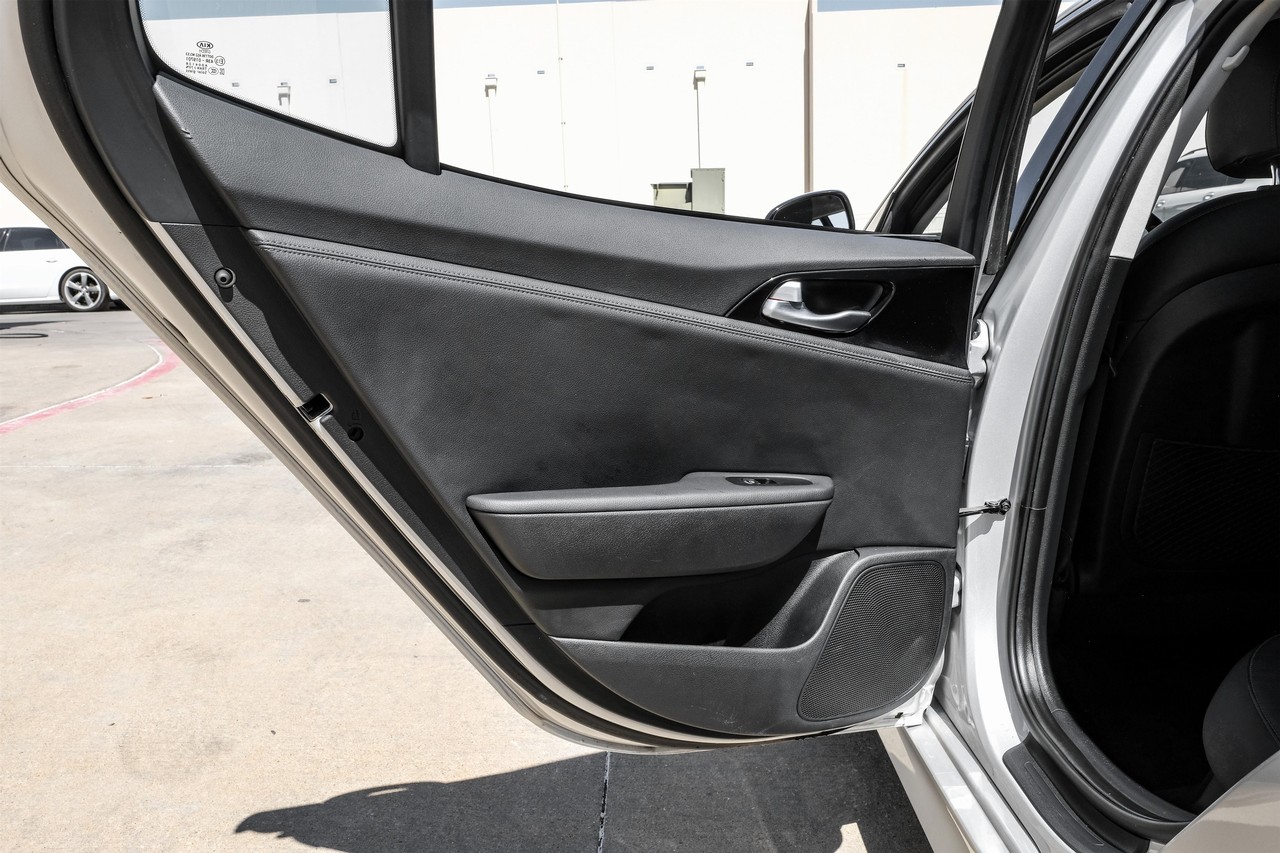 Kia Stinger Vehicle Main Gallery Image 43