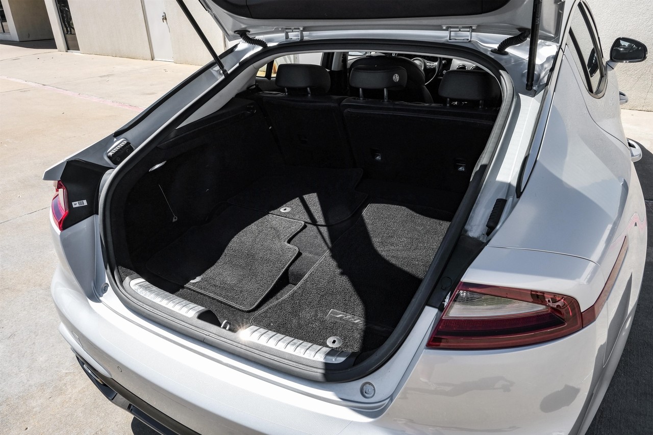 Kia Stinger Vehicle Main Gallery Image 47