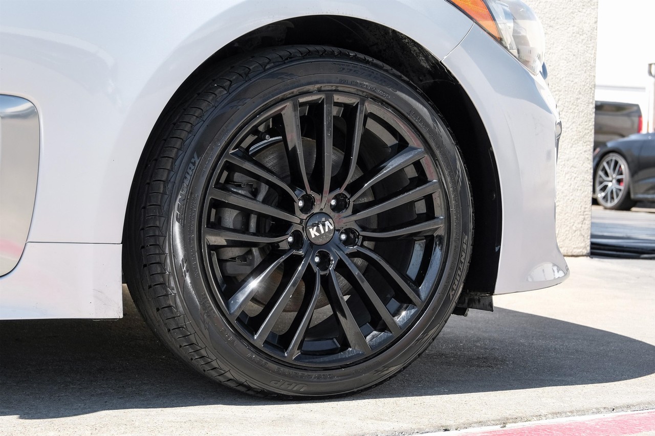 Kia Stinger Vehicle Main Gallery Image 52