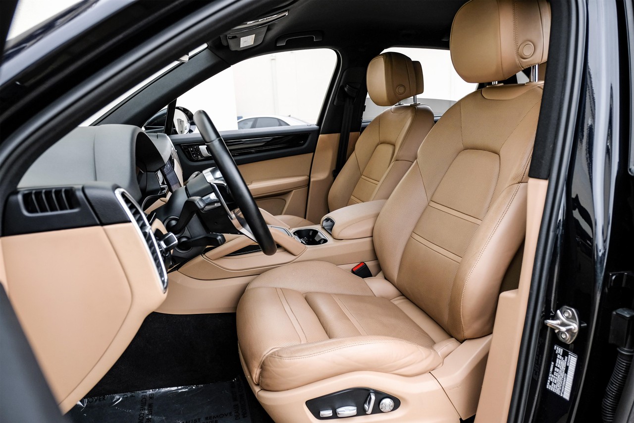 Porsche Cayenne Vehicle Main Gallery Image 04