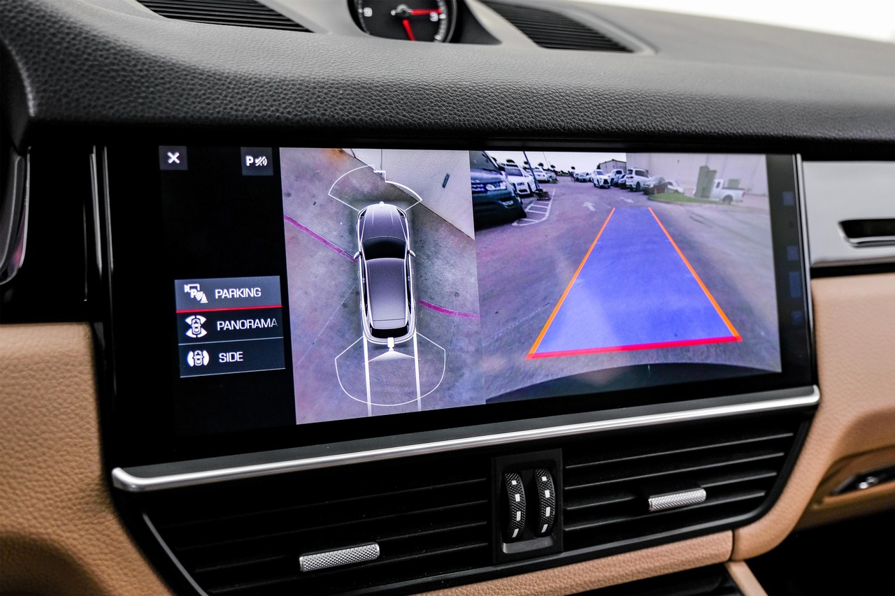 Porsche Cayenne Vehicle Main Gallery Image 22