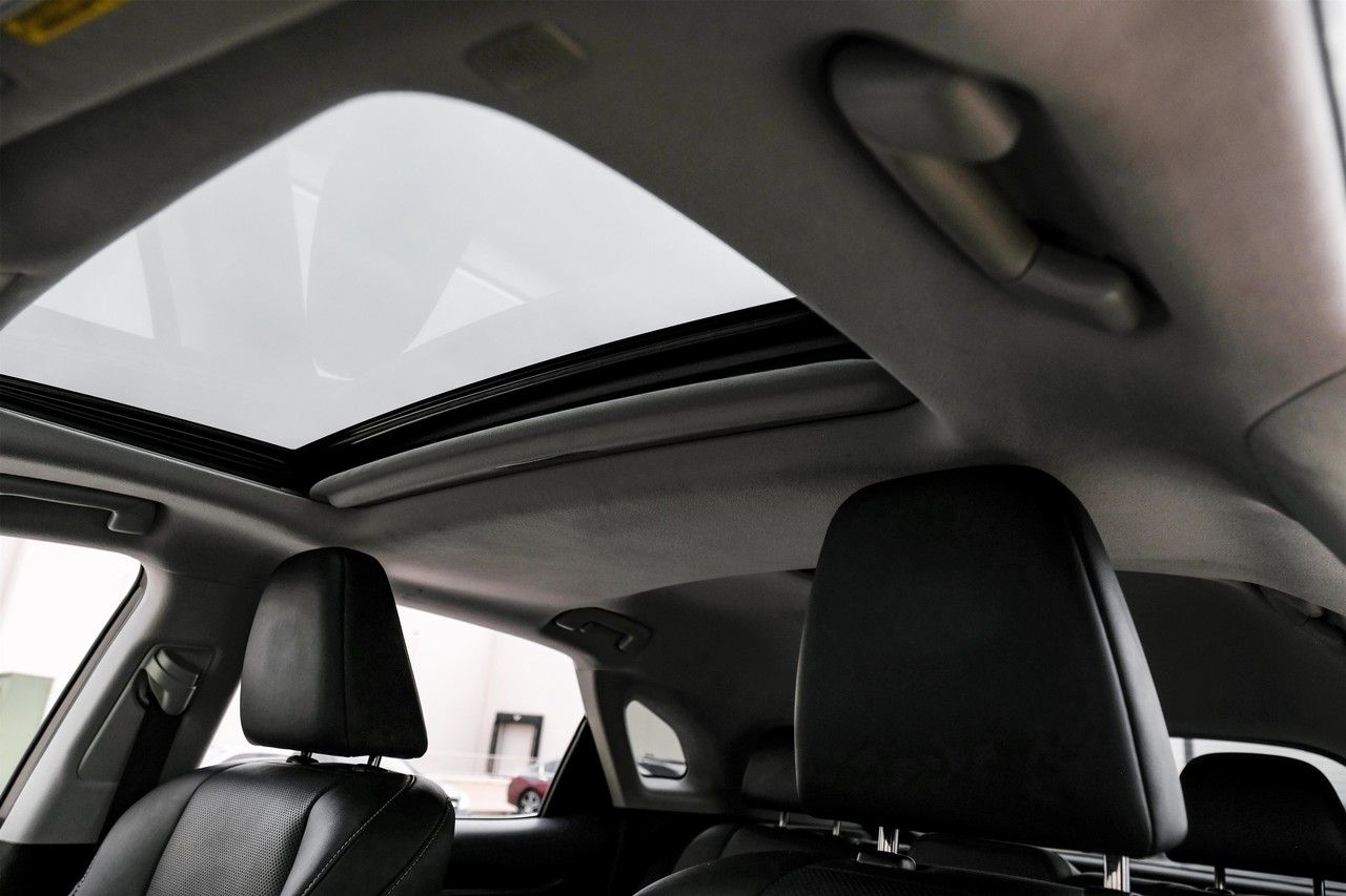 Lexus RX 350 Vehicle Main Gallery Image 05